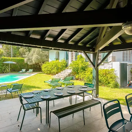 Semesterbostad La Roseraie - Family With Swimming Pool
