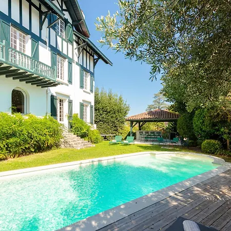 別荘 La Roseraie - Family With Swimming Pool